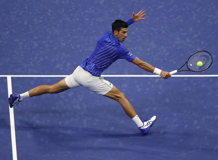 Djokovic bắt đầu hành trình chinh phục Grand Slam thứ 18:  Thắng dễ nhưng chưa hoàn hảo - Ảnh 2.