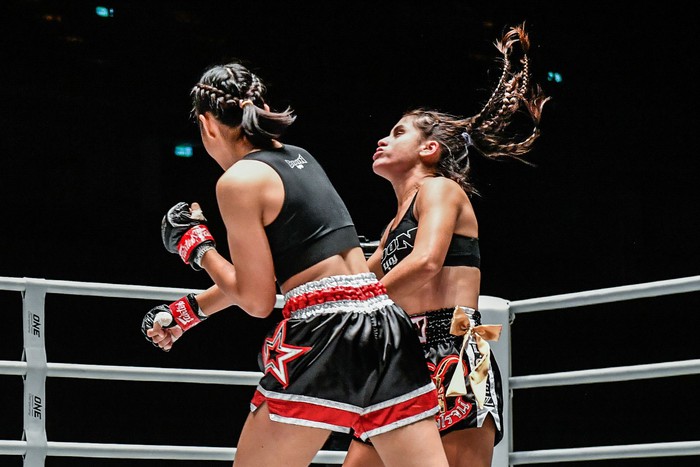 &quot;Thần đồng&quot; làng Muay của Thái Lan giành chiến thắng thuyết phục trong ngày ra mắt ONE Championship - Ảnh 2.