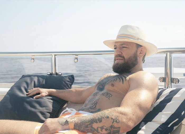 Tình tiết mới vụ McGregor bị bắt tại Pháp: &quot;Gã điên&quot; được cho đã khoe bộ phận nhạy cảm trước mặt một phụ nữ có gia đình - Ảnh 1.