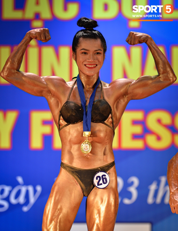 Hot TikToker Trần Ny Ny &quot;mặt nữ sinh, thân hình chiến binh&quot; thắng tuyệt đối ở hạng 55 cân nữ giải thể hình các CLB toàn quốc - Ảnh 9.