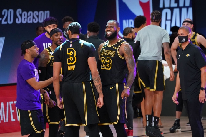 Tung cú buzzer beater đẳng cấp, Anthony Davis giữ lại chiến thắng cho Los Angeles Lakers trước cuộc lội ngược dòng của Denver Nuggets - Ảnh 3.