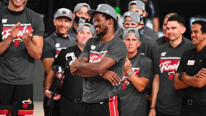 Butler mô tả LeBron James như “trùm cuối” của Chung kết NBA - Ảnh 1.