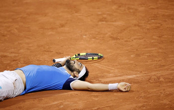 Xuất hiện trận đấu giằng co thứ nhì trong lịch sử Roland Garros: Đánh từ bữa tối đến quá nửa đêm, xong trận như &quot;mất mọi cảm giác về bộ phận trên cơ thể&quot; - Ảnh 1.