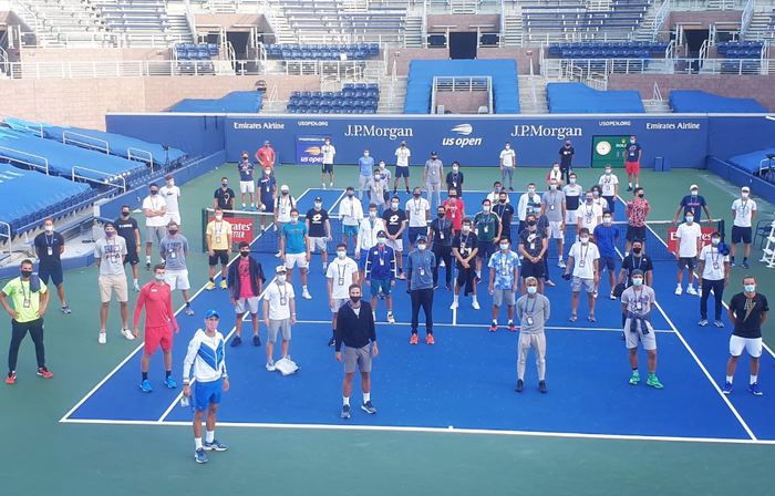 Djokovic gây tranh cãi khi nỗ lực giúp tay vợt thuộc diện bị cách ly ra sân thi đấu ở US Open - Ảnh 3.