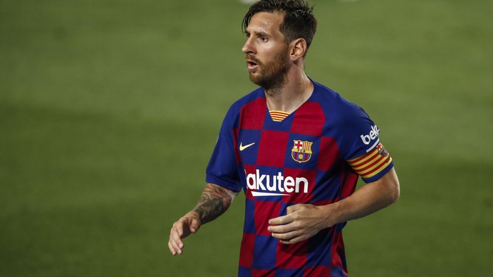 Quyết định tiếp tục ở lại Barca của Messi không được lòng NHM tại Tây Ban Nha. Ảnh: Getty Images.