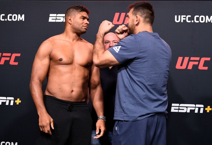 Overeem chặn đứng chuỗi thắng của Sakai, cho thấy bản thân vẫn chưa hết thời tại UFC - Ảnh 1.