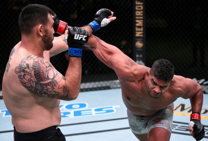 Overeem chặn đứng chuỗi thắng của Sakai, cho thấy bản thân vẫn chưa hết thời tại UFC - Ảnh 3.