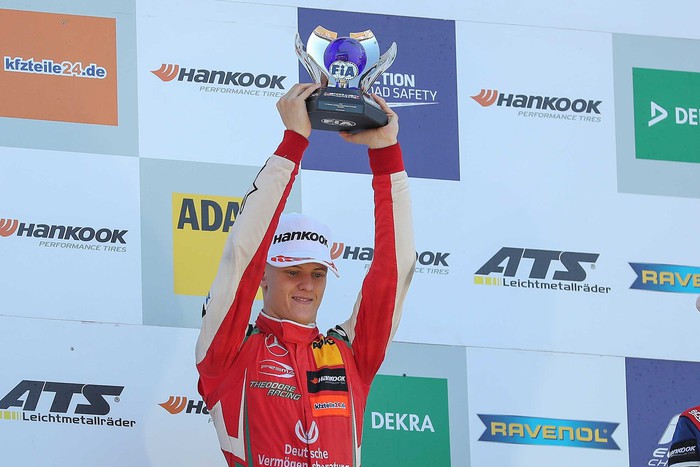 Con trai Michael Schumacher giành danh hiệu lớn đầu tiên, sẵn sàng nối gót người cha huyền thoại - Ảnh 4.