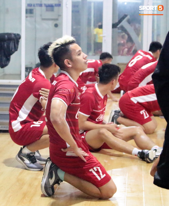 HLV Park Hang-seo nghiêm khắc với tuyển thủ Đội tuyển Việt Nam khi tập gym - Ảnh 10.