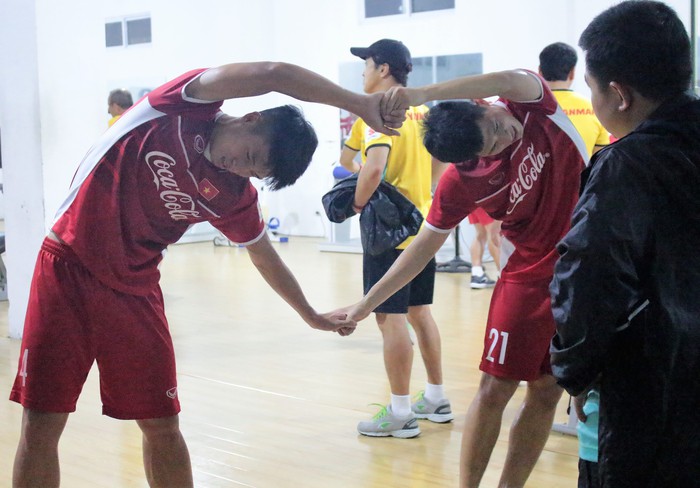 HLV Park Hang-seo nghiêm khắc với tuyển thủ Đội tuyển Việt Nam khi tập gym - Ảnh 11.