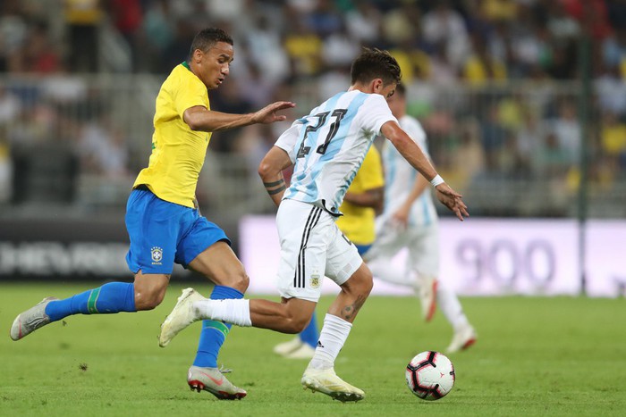 Hạ gục đại kình địch Argentina phút bù giờ, Neymar và các đồng đội hớn hở nâng cúp vô địch - Ảnh 5.