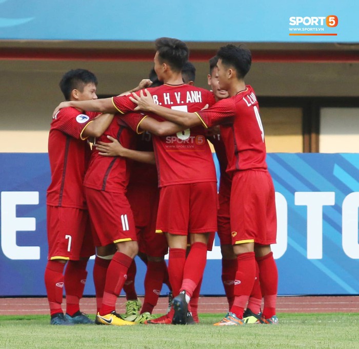 Hành động đáng trân trọng của đội trưởng U19 Việt Nam trước khi nhập viện - Ảnh 7.