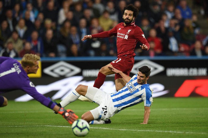 Vua Ai Cập Mo Salah tỏa sáng trong ngày Liverpool nhọc nhằn vượt ải Huddersfield - Ảnh 4.