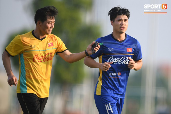 Trợ lý HLV Park Hang-seo tiết lộ bí quyết cải thiện thể lực của đội tuyển Việt Nam - Ảnh 1.