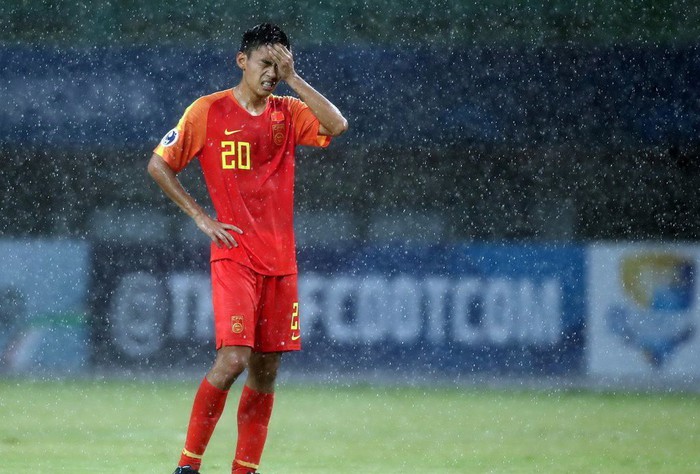 Bị loại và lập thành tích tệ chưa từng có, U19 Trung Quốc nhận cơn mưa gạch đá từ quê nhà - Ảnh 2.