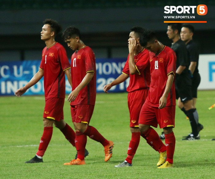 U19 Việt Nam thu mình trong khách sạn sau thất bại trước U19 Australia - Ảnh 1.