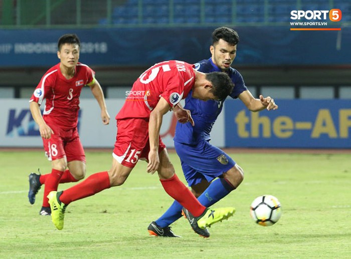 Xuất sắc đánh bại U19 Triều Tiên, U19 Thái Lan lọt vào tứ kết giải U19 châu Á - Ảnh 2.