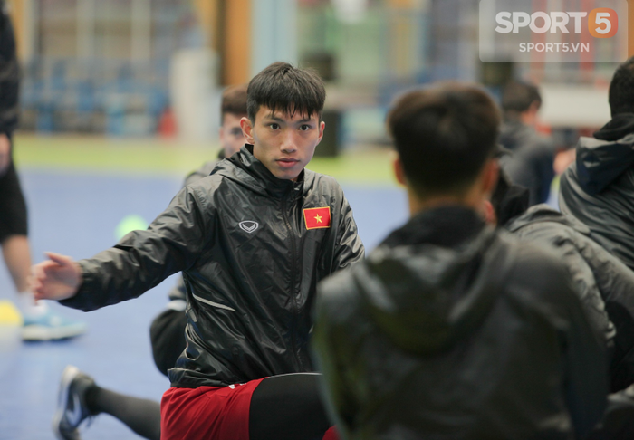 Trọng ỉn bị mắng oan, HLV Park Hang Seo méo mặt vì dạy học trò đánh đầu - Ảnh 7.