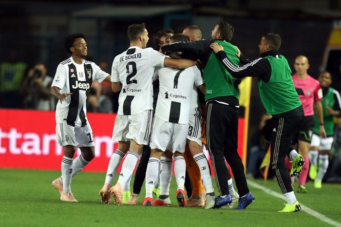 Ronaldo lập tuyệt phẩm sút xa giúp Juventus thắng ngược hú vía - Ảnh 6.