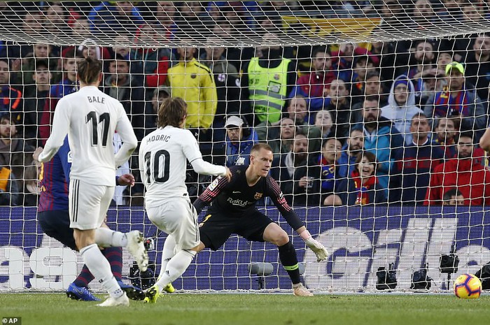 Bạn tri kỷ của Messi ghi 3 bàn, Real Madrid thảm bại nhục nhã 1-5 trước Barca ở trận Siêu kinh điển - Ảnh 13.