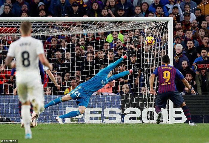 Bạn tri kỷ của Messi ghi 3 bàn, Real Madrid thảm bại nhục nhã 1-5 trước Barca ở trận Siêu kinh điển - Ảnh 15.