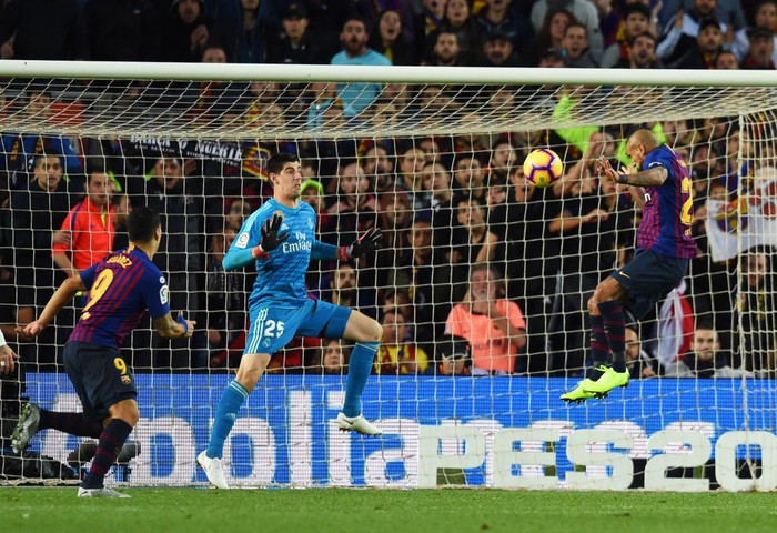 Bạn tri kỷ của Messi ghi 3 bàn, Real Madrid thảm bại nhục nhã 1-5 trước Barca ở trận Siêu kinh điển - Ảnh 18.