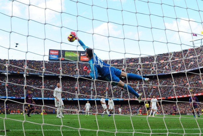 Bạn tri kỷ của Messi ghi 3 bàn, Real Madrid thảm bại nhục nhã 1-5 trước Barca ở trận Siêu kinh điển - Ảnh 4.