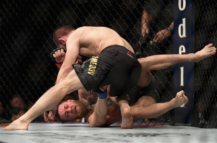 Gã điên McGregor thua đau trong lần trở lại MMA, tạo ra vụ ẩu đả chưa từng có trong lịch sử UFC - Ảnh 4.