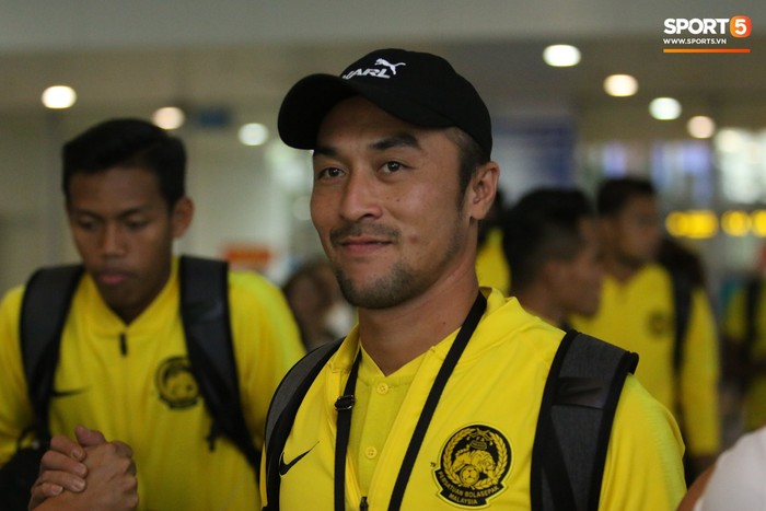 Đội tuyển Malaysia gặp sự cố ngay khi vừa đặt chân đến Việt Nam - Ảnh 6.