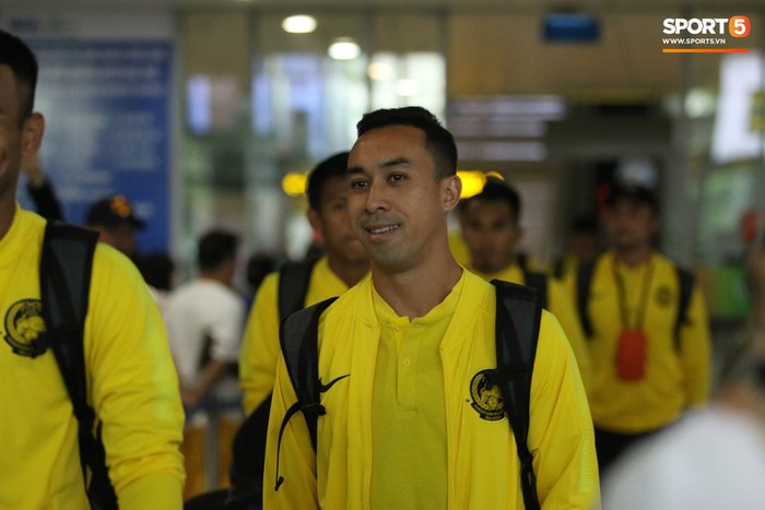Đội tuyển Malaysia gặp sự cố ngay khi vừa đặt chân đến Việt Nam - Ảnh 3.