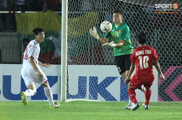 Sau trận Myanmar - Việt Nam, cổ động viên nước bạn sôi sục, thèm khát một cầu thủ của Việt Nam - Ảnh 2.