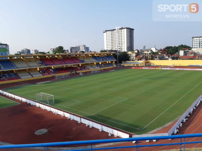 Sân Hàng Đẫy xuất hiện nhiều vết nứt trước trận đấu giữa Việt Nam vs Campuchia - Ảnh 9.