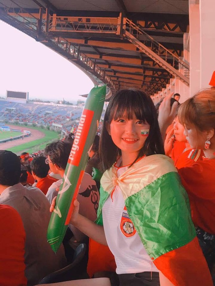 AFF Cup 2018: Fan nữ của đội tuyển nào xinh đẹp nhất? - Ảnh 13.