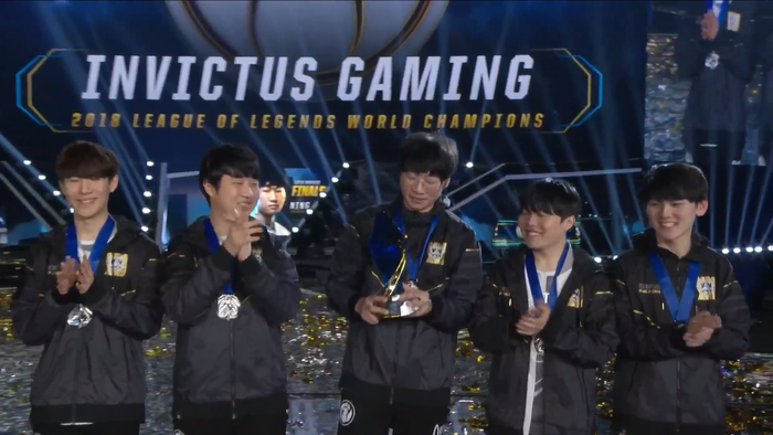 Hủy diệt Fnatic, Invictus Gaming chính thức trở thành đội tuyển Trung Quốc đầu tiên vô địch CKTG LMHT - Ảnh 1.