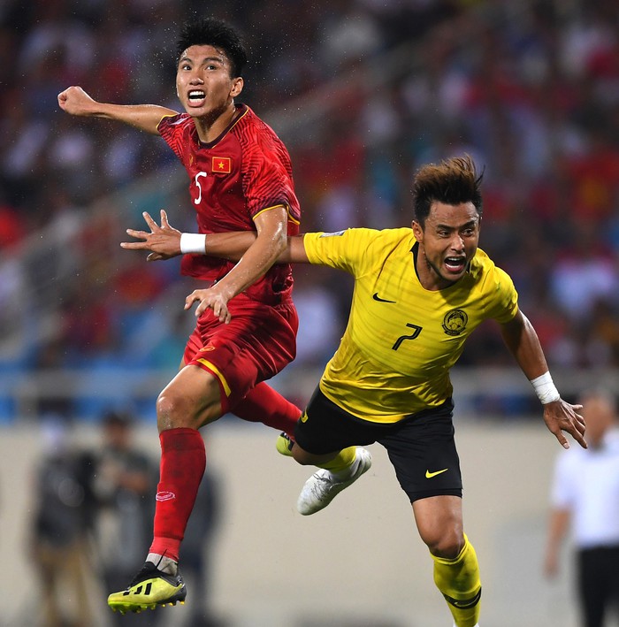 Cậu út Đoàn Văn Hậu tự hào là người Việt Nam, hứa không để thua trước Philippines ở bán kết AFF Cup 2018 - Ảnh 1.