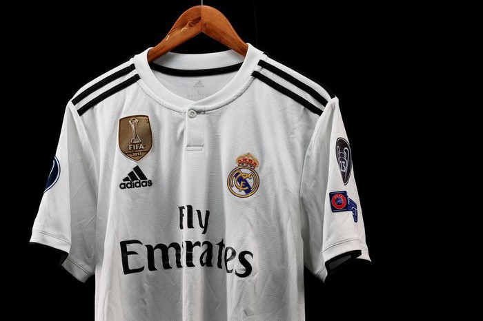 Real Madrid chuẩn bị ký hợp đồng thế kỷ, trị giá 1 tỷ euro với Adidas - Ảnh 1.