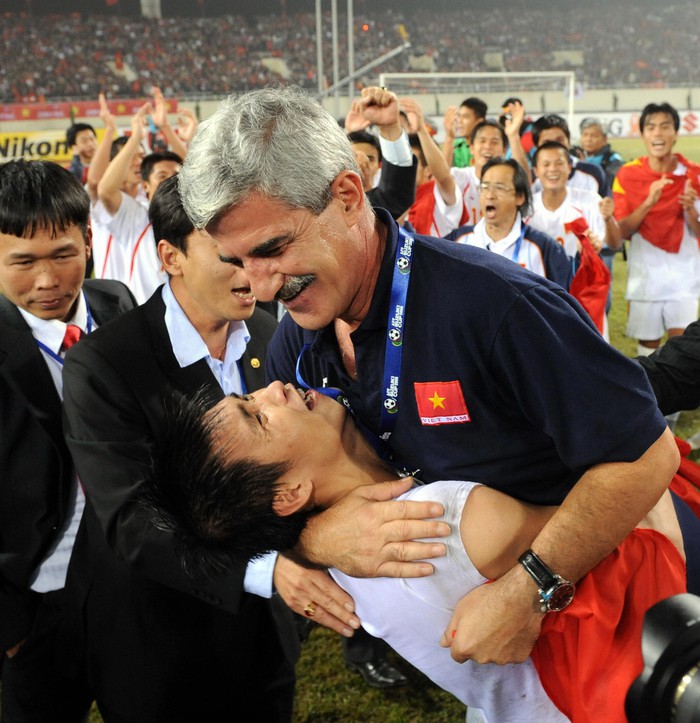 Đội hình tuyển Việt Nam vô địch AFF Cup 2008 giờ đang ở đâu? - Ảnh 1.