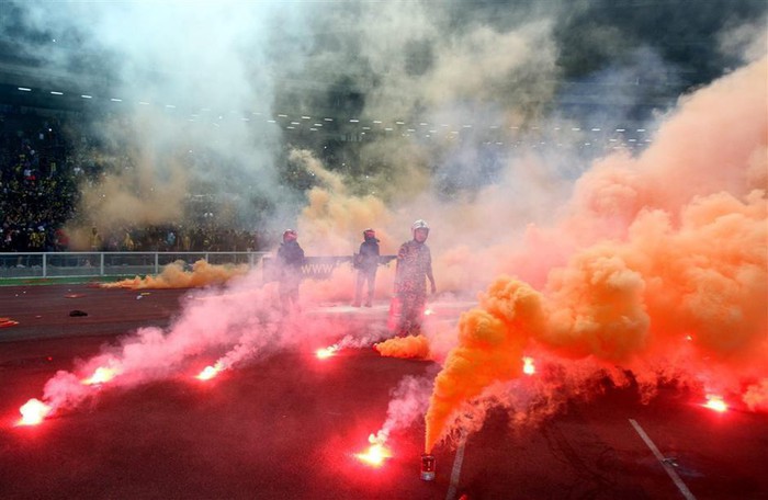 Cổ động viên Việt Nam hãy coi chừng Ultras Malaysia - đám người hung hãn khi bản năng nguyên thủy bị đánh thức - Ảnh 7.