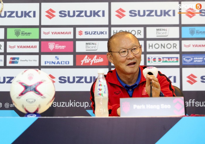HLV Park Hang-seo bật cười khi nghe hậu vệ Malaysia nói Việt Nam chủ trương đá xấu - Ảnh 2.