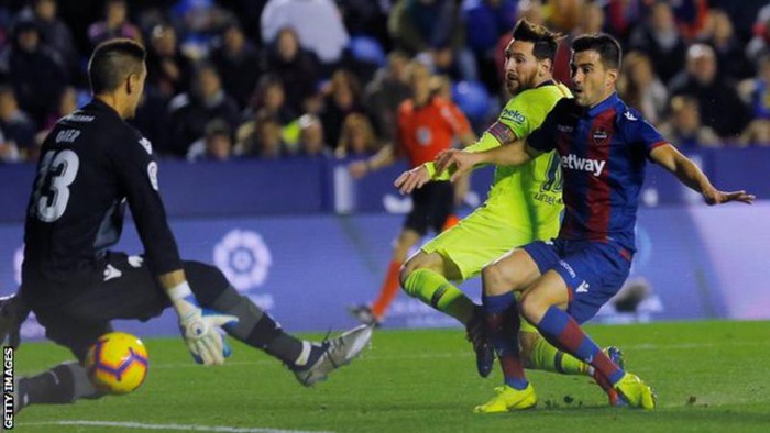 Messi lại khiến cả thế giới ngả mũ thán phục khi trở thành người đầu tiên làm được điều này trong năm 2018 - Ảnh 2.