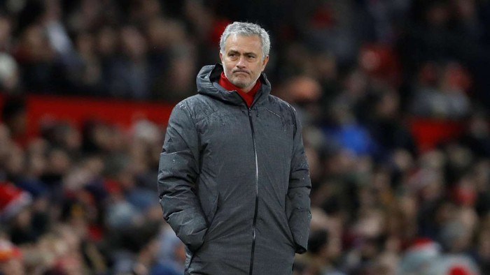 Nhìn lại những cột mốc vui buồn lẫn lộn của Mourinho tại MU qua ảnh - Ảnh 10.