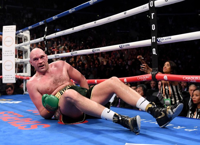 Giảm 60 kg để trở lại, Gã hề Tyson Fury suýt gây sốc trước Máy knock-out Deontay Wilder - Ảnh 5.