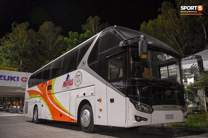 Tuyển Philippines dùng xe bus hiện đại như của Barcelona, đến tuyển Việt Nam cũng phải ao ước - Ảnh 1.