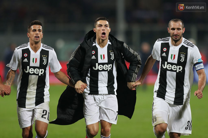 Họa mi Ronaldo hót vang trên chấm penalty, phá kỷ lục tồn tại 60 năm của Juventus - Ảnh 8.