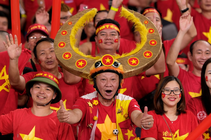 Gạt bỏ kèn Vuvuzela, CĐV Việt Nam vẫn còn nhiều cách để khiến đối thủ nể phục - Ảnh 3.