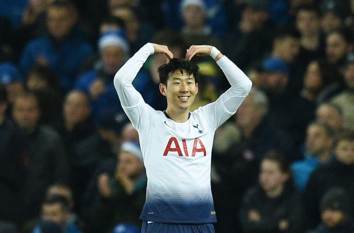Cử chỉ đáng yêu của cầu thủ số 1 Hàn Quốc trong ngày ghi 2 bàn nhấn chìm Everton ở giải Ngoại hạng Anh - Ảnh 2.