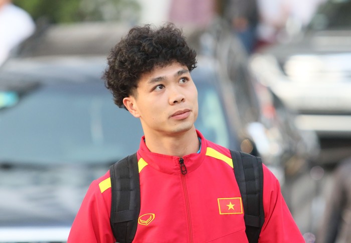 Xuân Hưng chống nạng đến sân, tiếp lửa cho đội tuyển Việt Nam - Ảnh 7.