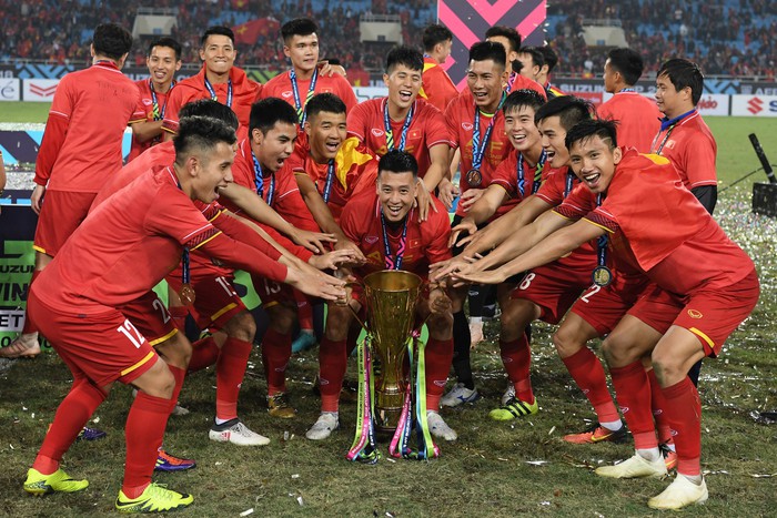 Tuyển Việt Nam trước thềm Asian Cup: Trước khi bứt khỏi “ao làng”, đừng mắc kẹt trong “tư duy ao làng” - Ảnh 1.