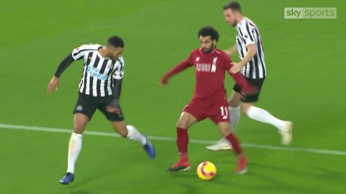 Bay giữa ngân hà, Salah khiến chức vô địch Premier League lượt đi của Liverpool trở nên kém vui - Ảnh 2.