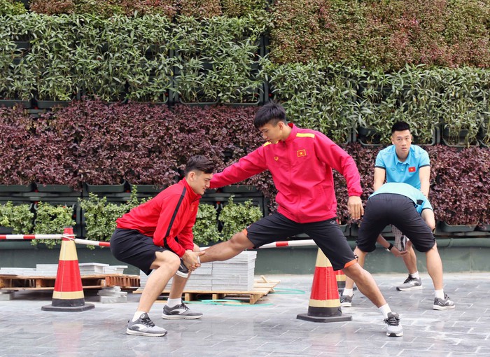 Vừa tới Qatar, HLV Park Hang-seo lo học trò xao nhãng sau chức vô địch AFF Cup 2018 - Ảnh 5.